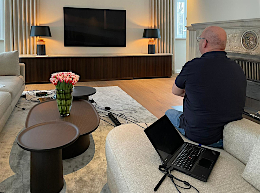 Ueber Uns 02 Flächenlautsprecher LoftSonic, Karl-Heinz Theis